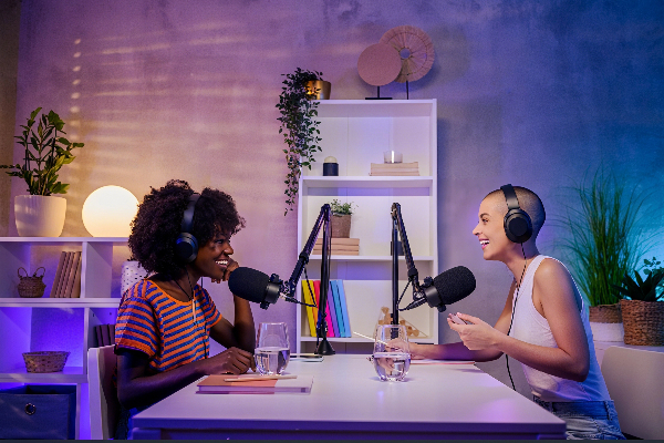 podcast headphone